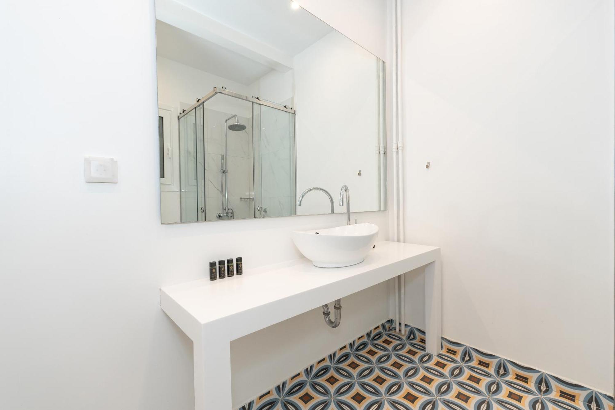 Spacious Peaceful Studio In Атина Екстериор снимка